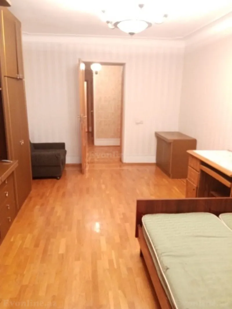 Satılır 3 otaqlı Mənzil Köhnə tikili 80 m² İnşaatçılar m. - şəkil 3