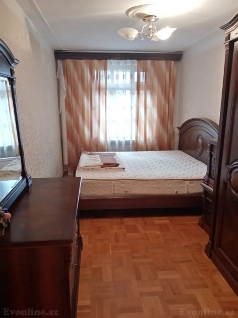 Satılır 3 otaqlı Mənzil Köhnə tikili 80 m² İnşaatçılar m. - şəkil 16