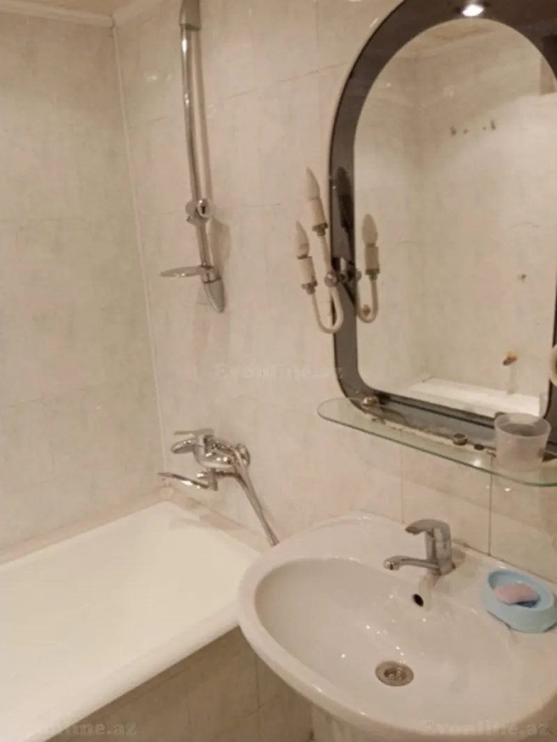 Satılır 3 otaqlı Mənzil Köhnə tikili 80 m² İnşaatçılar m. - şəkil 19