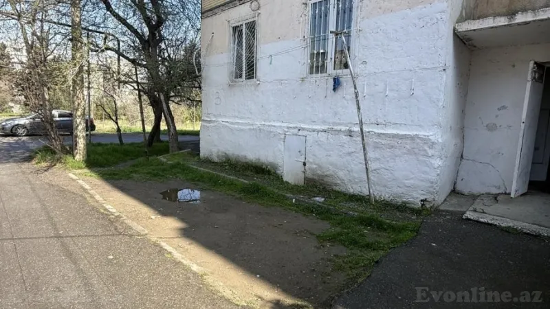 Bakı, Nəsimi r., Memar Əcəmi m., 3-cü mikrorayonda 2 otaqlı mənzil kirayə verilir