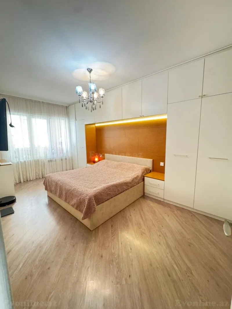 Satılır 3 otaqlı Mənzil Köhnə tikili 85 m² Xətai r.