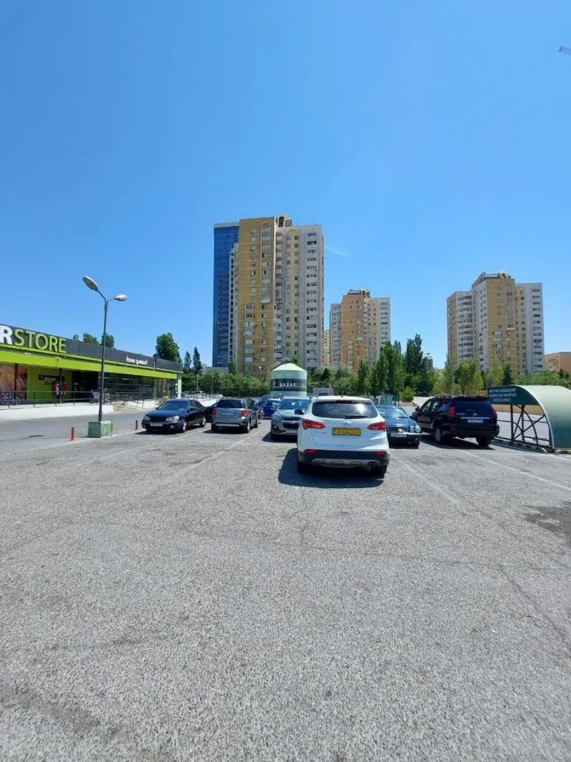 Bakı, Xətai r., Xətai m.da 5 otaqlı mənzil satılır