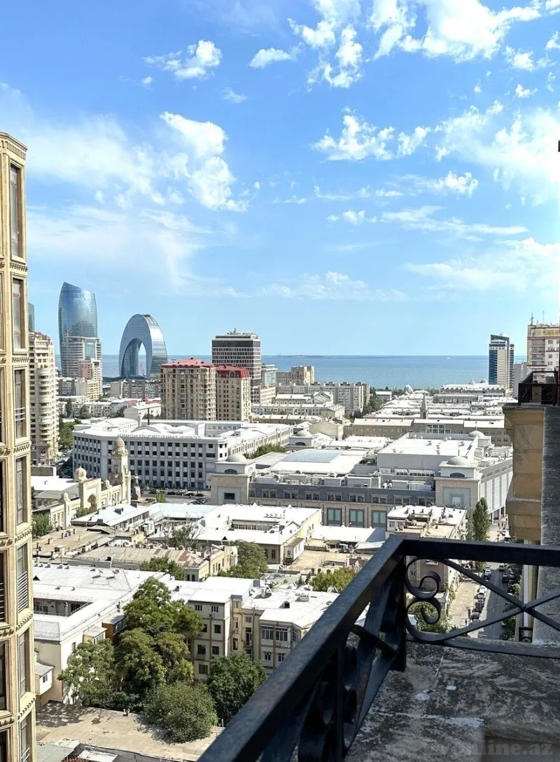 Satılır 5 otaqlı Mənzil Yeni tikili 380 m² 28 May m.