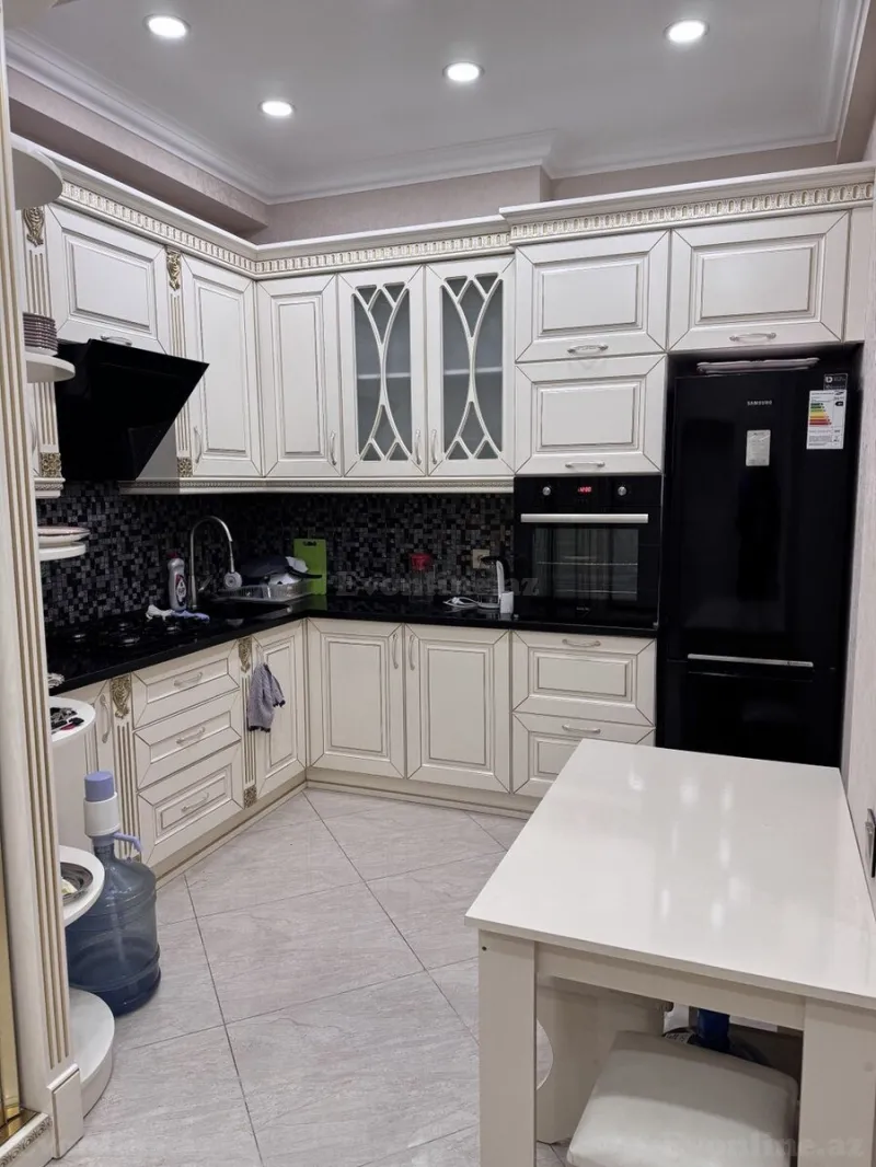 Kirayə verilir 2 otaqlı Mənzil Yeni tikili 67 m² Xətai m.