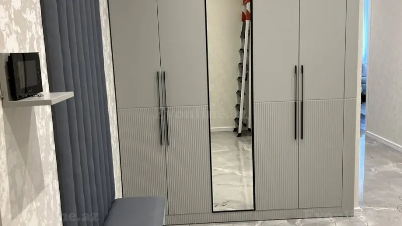 Kirayə verilir 3 otaqlı Mənzil Yeni tikili 120 m² Xətai r.