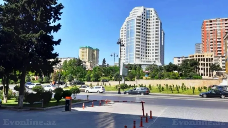 Satılır 4 otaqlı Mənzil Yeni tikili 162 m² Elmlər Akademiyası m.
