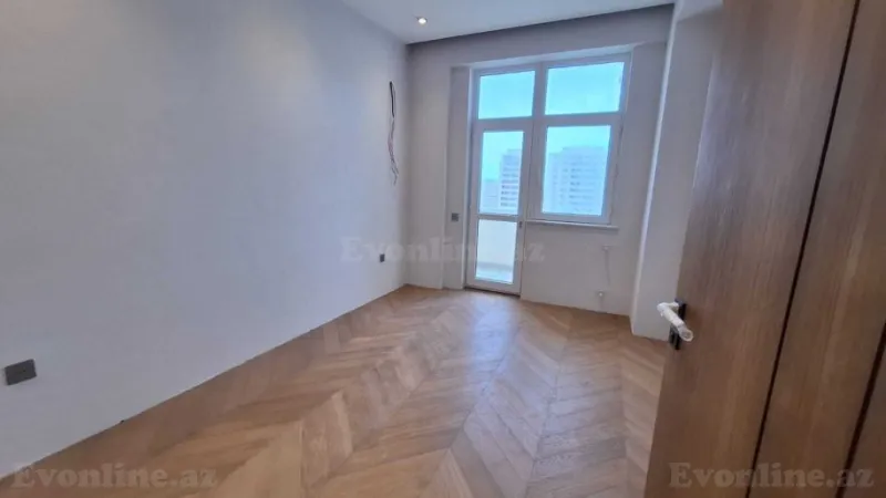 Satılır 4 otaqlı Mənzil Yeni tikili 162 m² Elmlər Akademiyası m. - şəkil 6