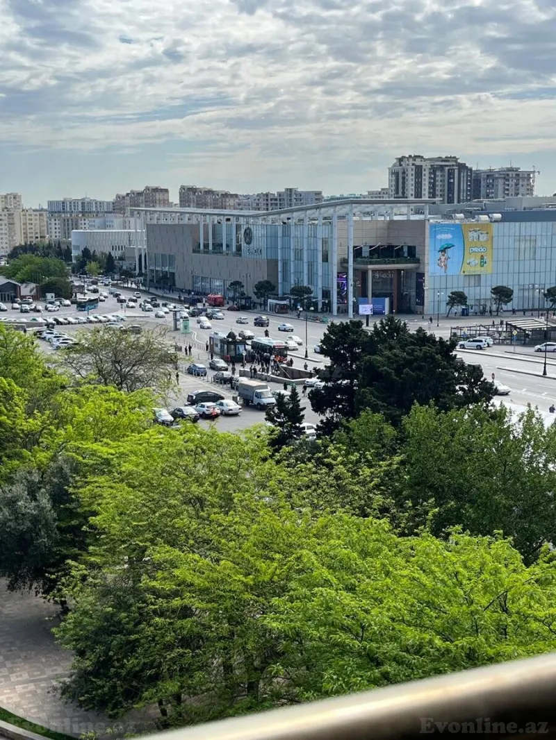 Satılır 2 otaqlı Mənzil Köhnə tikili 55 m² Gənclik m. - şəkil 2