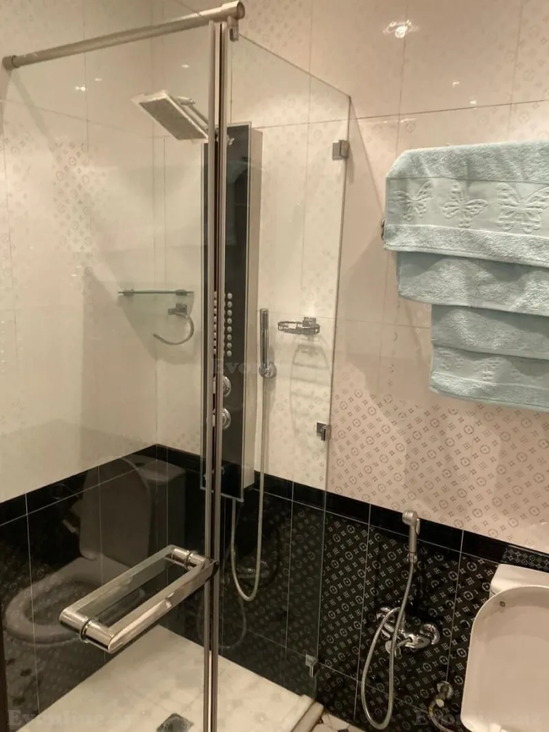 Kirayə verilir 4 otaqlı Mənzil Yeni tikili 220 m² Xətai m. - şəkil 16