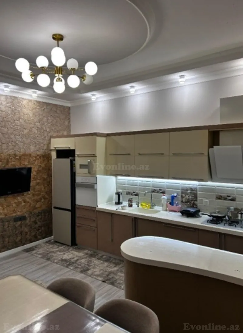 Satılır 3 otaqlı Mənzil Köhnə tikili 110 m² Bayıl