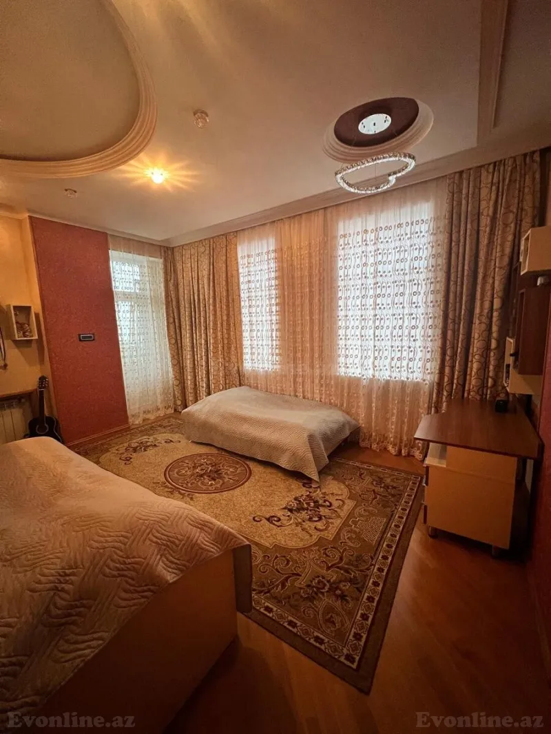 Satılır 3 otaqlı Mənzil Yeni tikili 130 m² Xutor