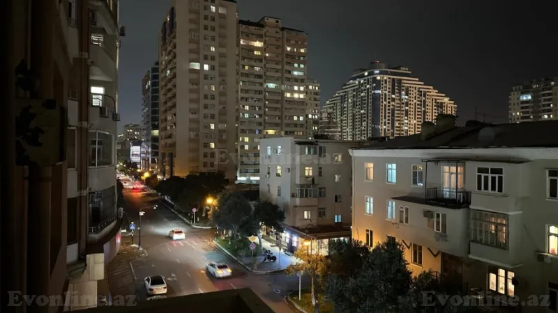 Kirayə verilir 3 otaqlı Mənzil Yeni tikili 130 m² Xətai m.