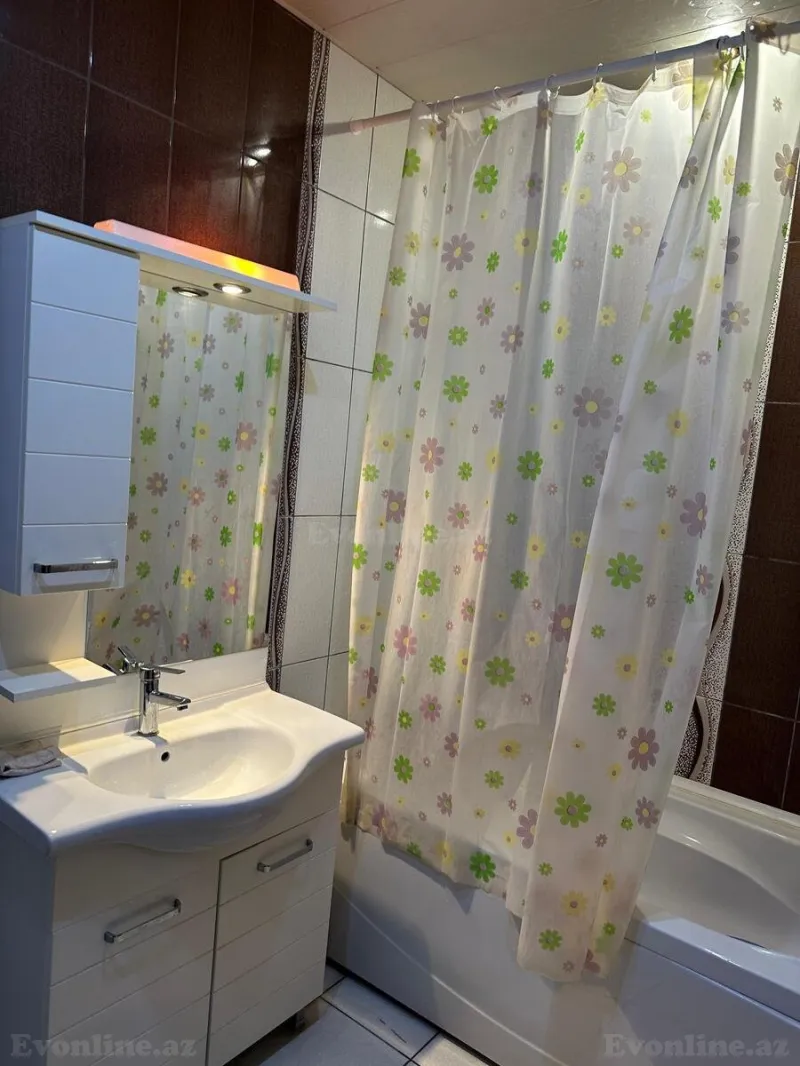 Kirayə verilir 3 otaqlı Mənzil Yeni tikili 130 m² Xətai m. - şəkil 16