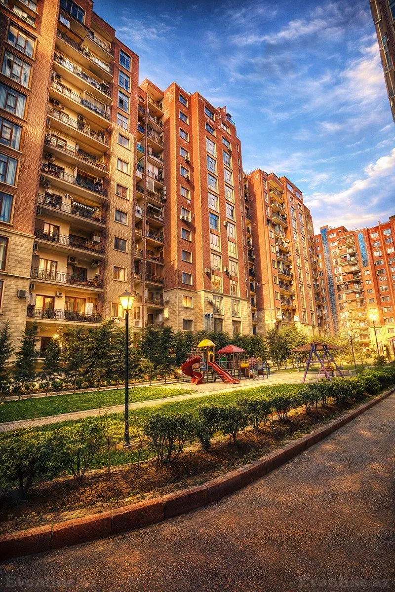 Satılır 4 otaqlı Mənzil Yeni tikili 180 m² Gənclik m.