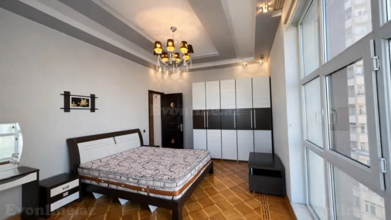 Satılır 4 otaqlı Mənzil Yeni tikili 180 m² Gənclik m. - şəkil 6