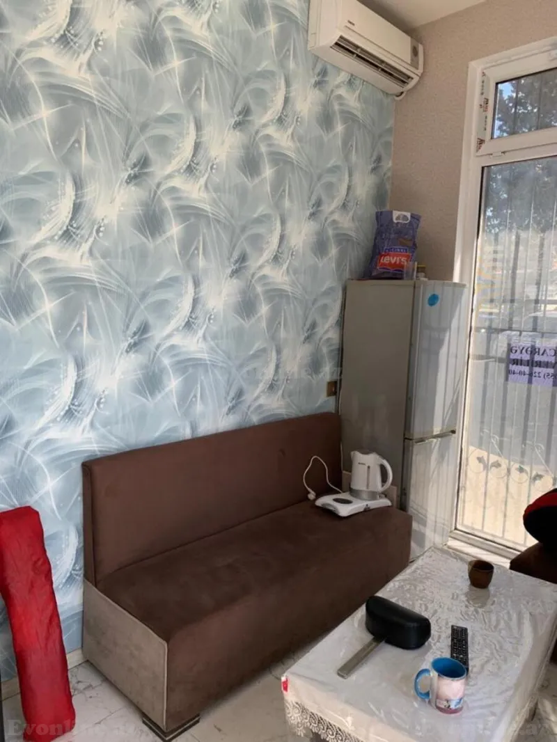 Kirayə verilir Ofis 20 m² Xətai r.