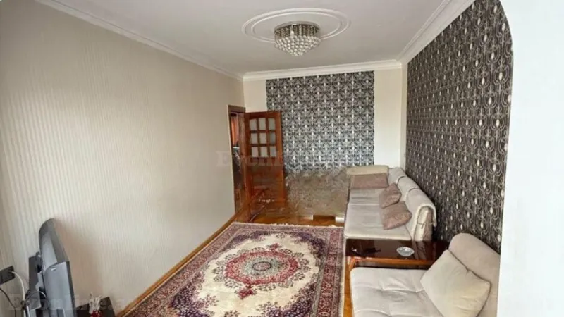 Satılır 3 otaqlı Mənzil Köhnə tikili 91 m² 7-ci mikrorayon - şəkil 2