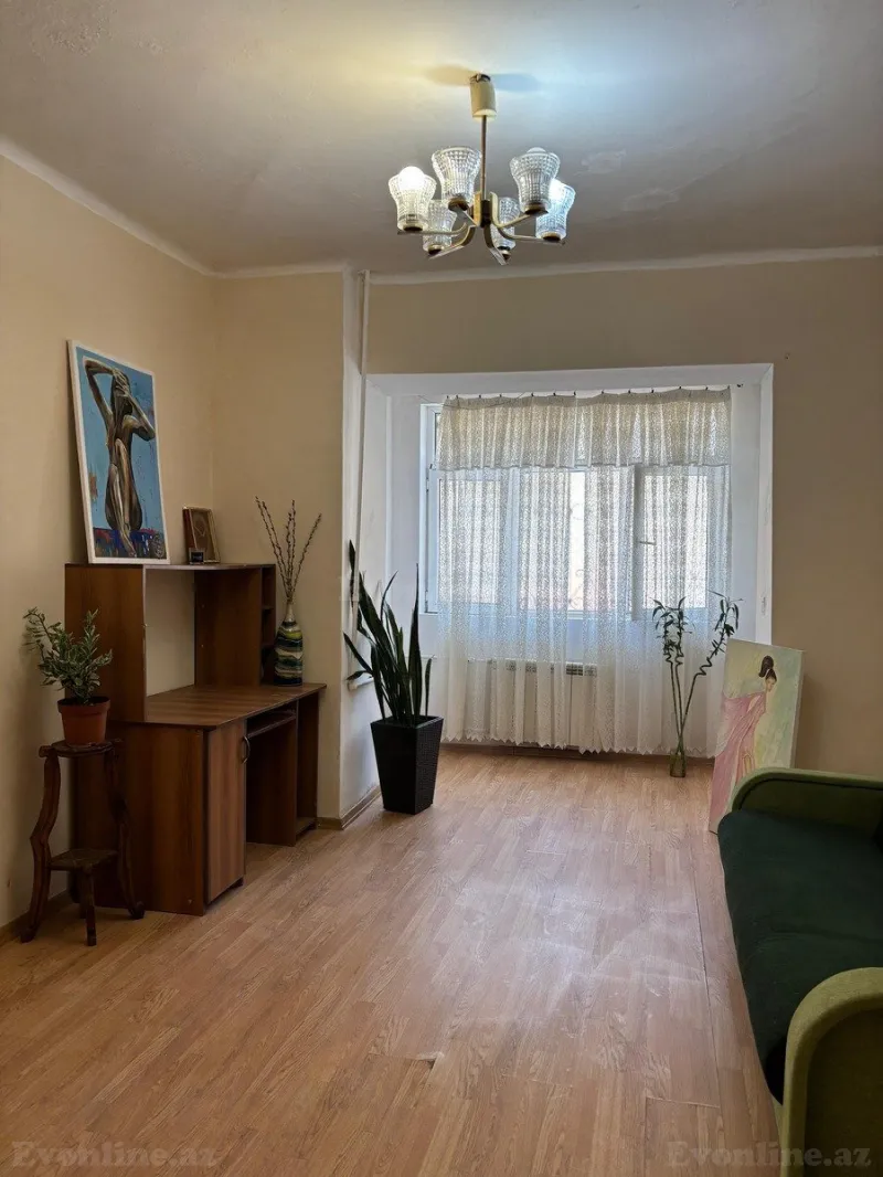 Kirayə verilir 3 otaqlı Mənzil Köhnə tikili 85 m² Nəriman Nərimanov m.