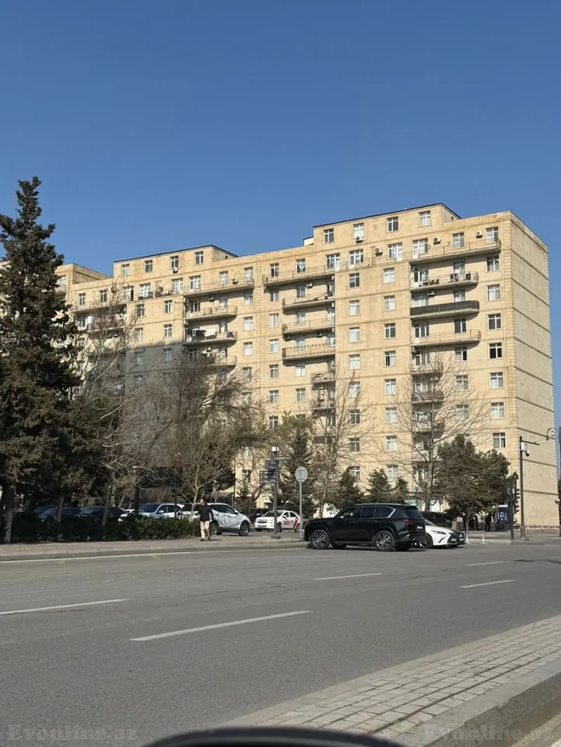 Satılır 3 otaqlı Mənzil Köhnə tikili 95 m² Yasamal r.