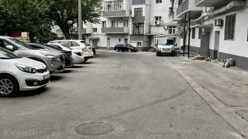Satılır 3 otaqlı Mənzil Köhnə tikili 84 m² Xətai r. - şəkil 17