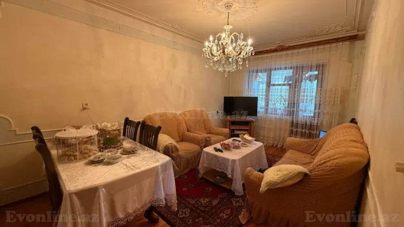 Satılır 4 otaqlı Mənzil Köhnə tikili 90 m² Əhmədli