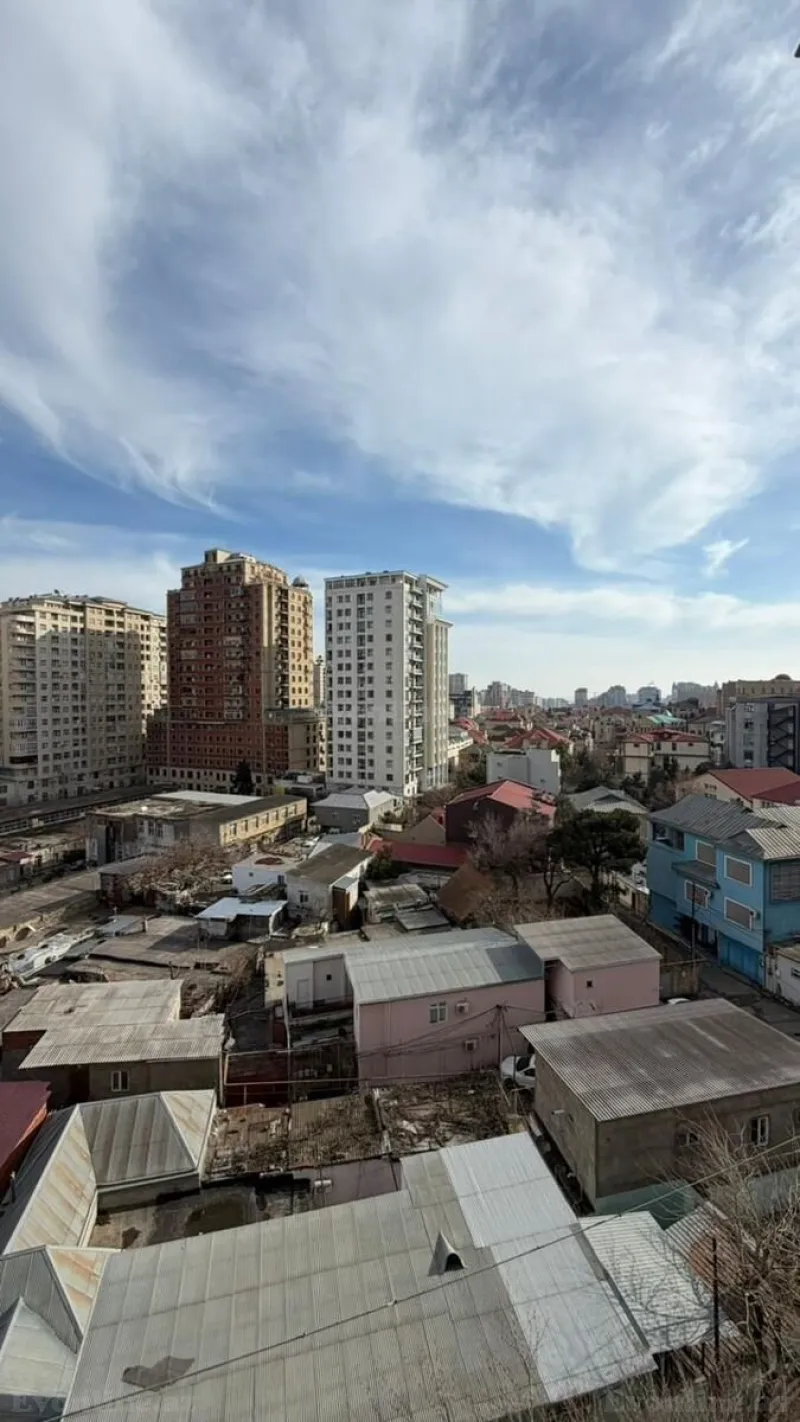 Satılır 2 otaqlı Mənzil Köhnə tikili 65 m² Nəsimi r. - şəkil 3