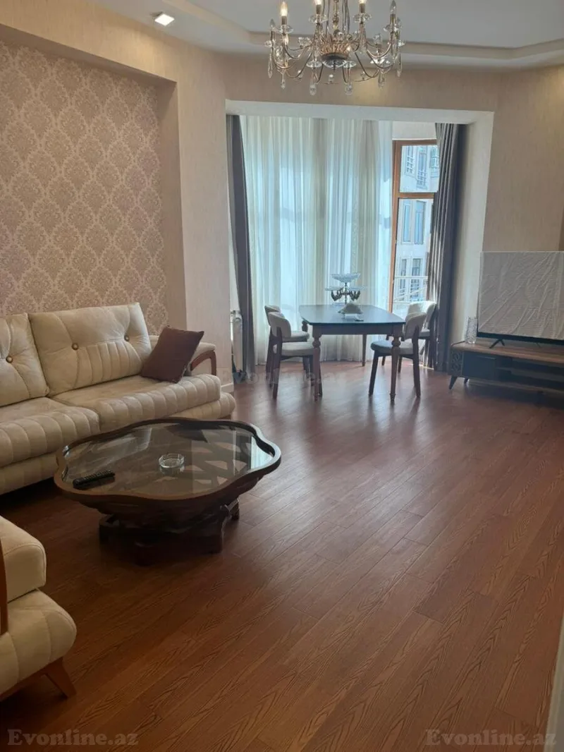 Kirayə verilir 3 otaqlı Mənzil Yeni tikili 155 m² Xətai m.