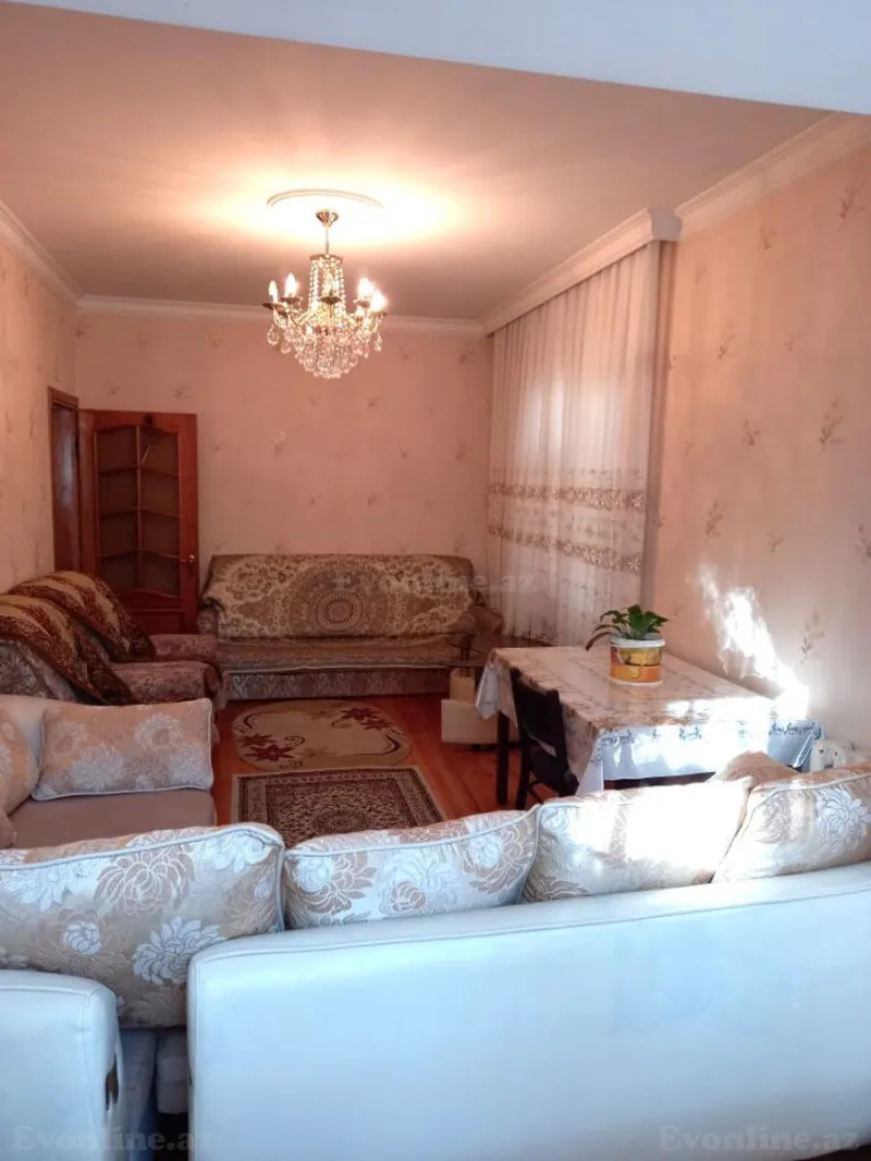 Satılır 4 otaqlı Mənzil Köhnə tikili 100 m² Xalqlar Dostluğu m.