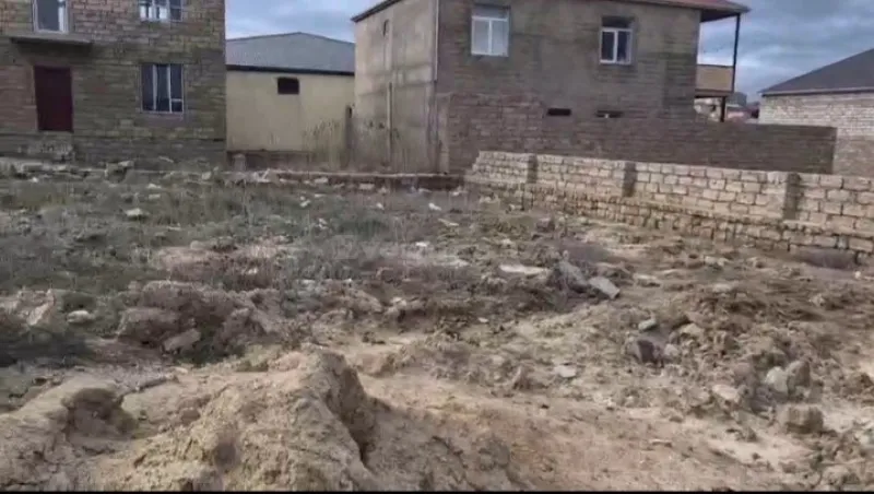 Bakı, Suraxanı r., Qaraçuxurda torpaq satılır