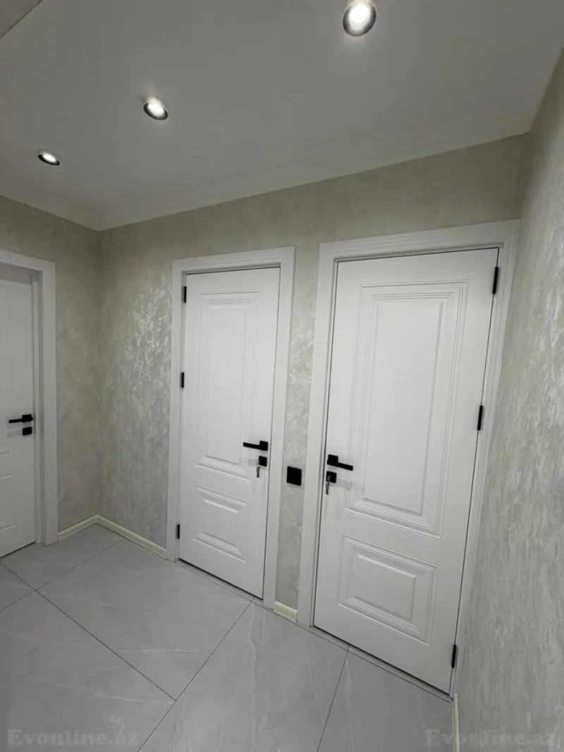 Kirayə verilir 3 otaqlı Mənzil Köhnə tikili 80 m² Neftçilər m.