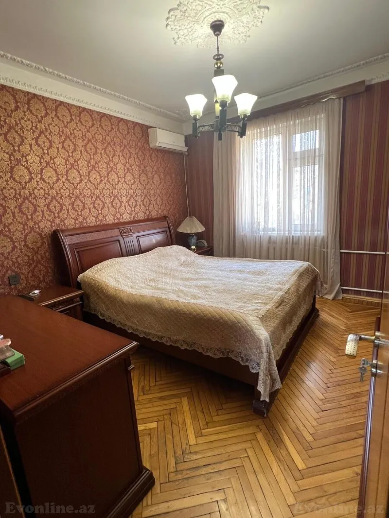 Satılır 4 otaqlı Mənzil Köhnə tikili 110 m² Yasamal r. - şəkil 3