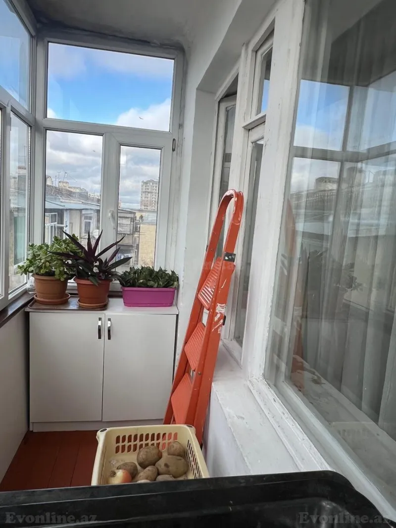 Satılır 4 otaqlı Mənzil Köhnə tikili 110 m² Yasamal r. - şəkil 10