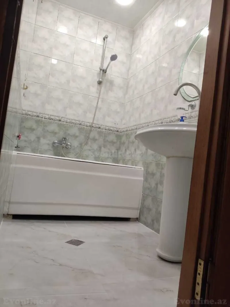 Satılır 2 otaqlı Mənzil Köhnə tikili 65 m² Yasamal r. - şəkil 14