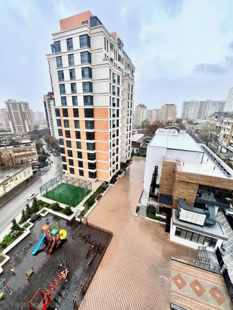 Kirayə verilir 3 otaqlı Mənzil Yeni tikili 110 m² 28 May m.