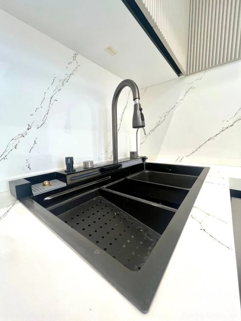 Kirayə verilir 3 otaqlı Mənzil Yeni tikili 110 m² 28 May m. - şəkil 17