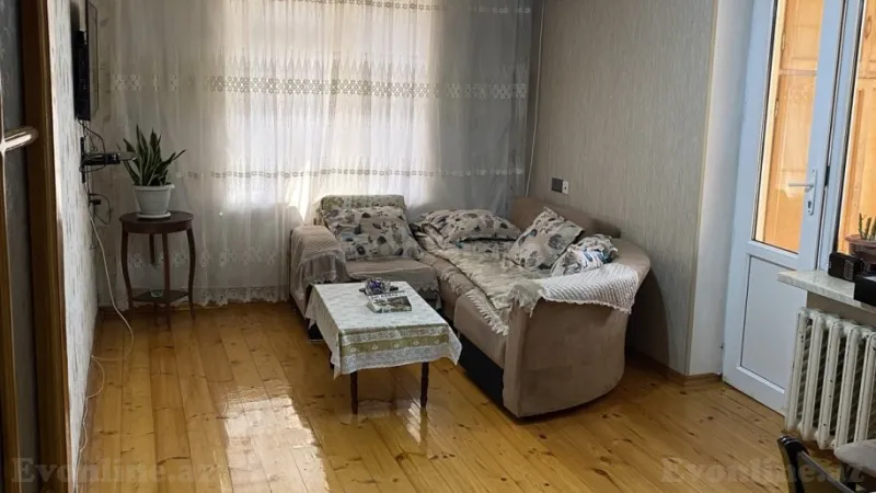 Bakı, Suraxanı r., Qaraçuxurda 2 otaqlı mənzil satılır