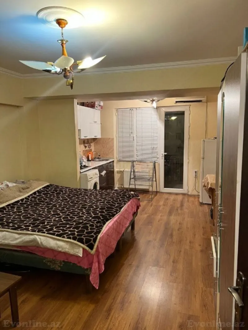 Satılır 1 otaqlı Mənzil Köhnə tikili 40 m² Gənclik m. - şəkil 2