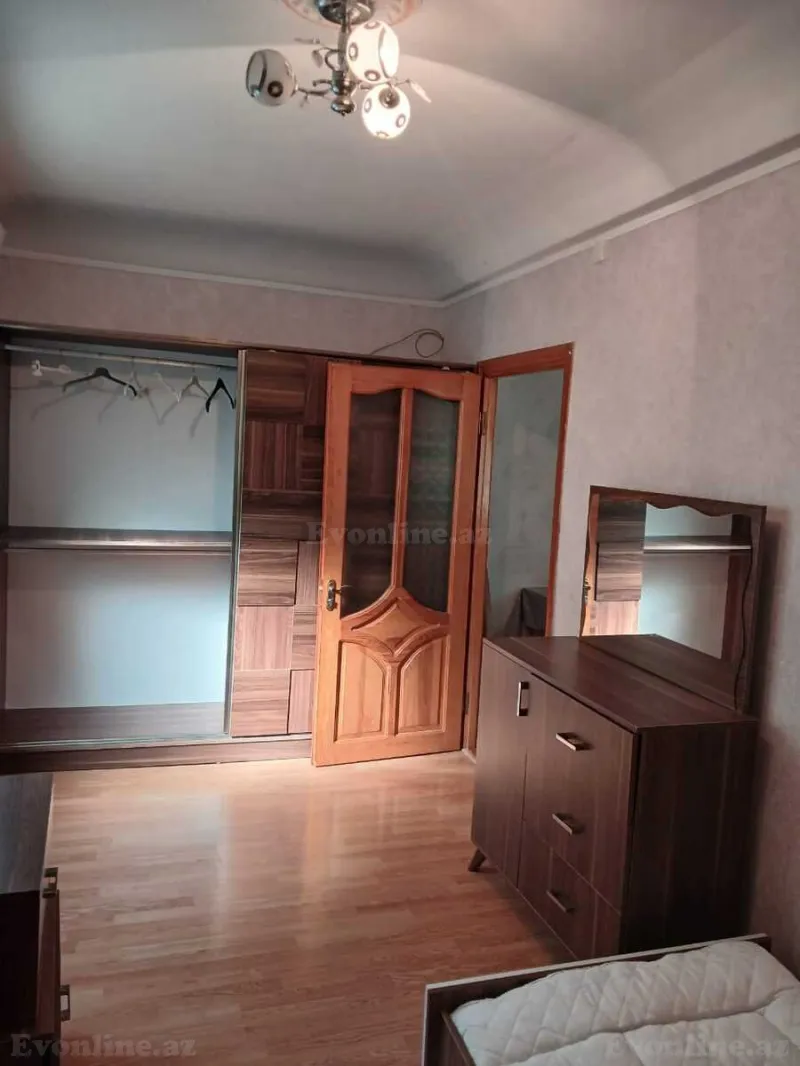 Kirayə verilir 2 otaqlı Mənzil Köhnə tikili 50 m² Neftçilər m. - şəkil 4