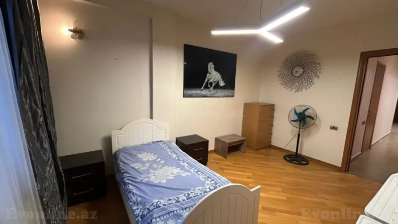 Kirayə verilir 3 otaqlı Mənzil Yeni tikili 140 m² Nərimanov r. - şəkil 16