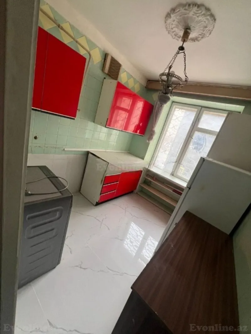 Satılır 3 otaqlı Mənzil Köhnə tikili 75 m² Nəsimi r. - şəkil 9