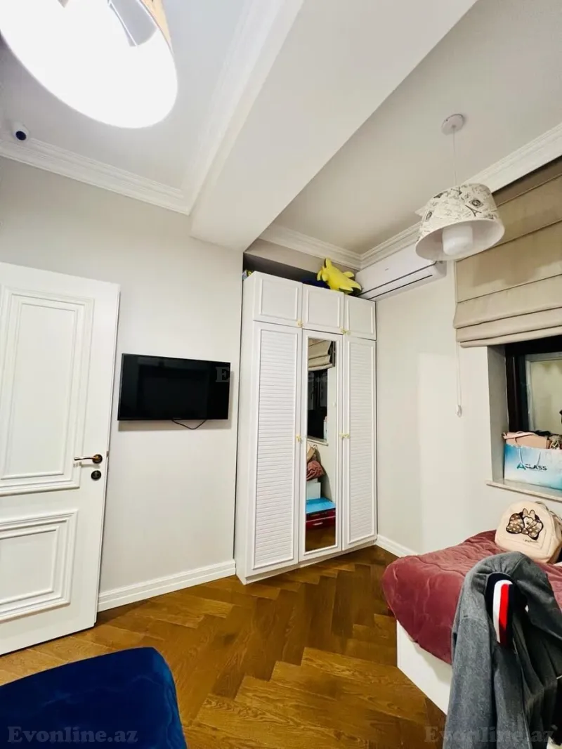 Satılır 4 otaqlı Mənzil Yeni tikili 140 m² Qara Qarayev m. - şəkil 18