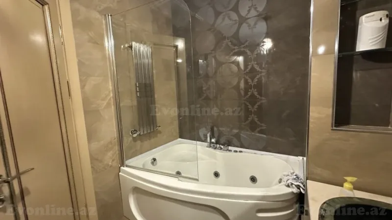 Kirayə verilir 3 otaqlı Mənzil Yeni tikili 170 m² İçərişəhər m. - şəkil 29