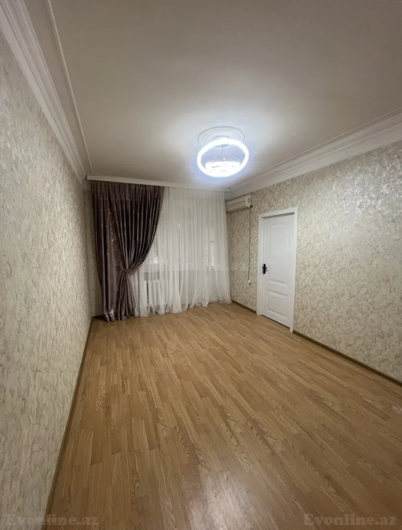 Bakı, Binəqədi r., Dərnəgül m., 7-ci mikrorayonda 2 otaqlı mənzil satılır