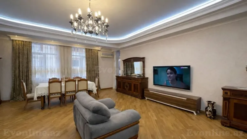 Satılır 3 otaqlı Mənzil Yeni tikili 170 m² 28 May m.