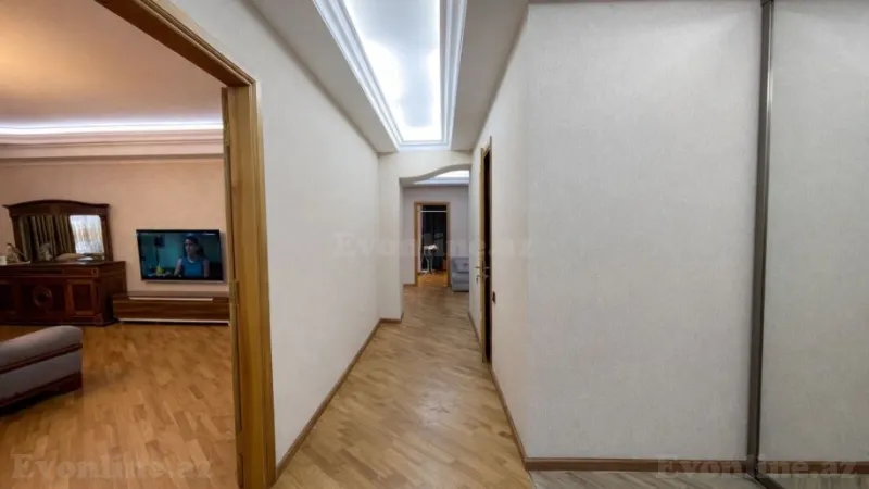 Satılır 3 otaqlı Mənzil Yeni tikili 170 m² 28 May m. - şəkil 4