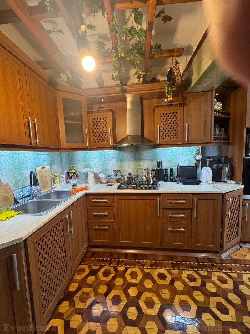 Satılır 4 otaqlı Mənzil Köhnə tikili 100 m² Xalqlar Dostluğu m. - şəkil 7