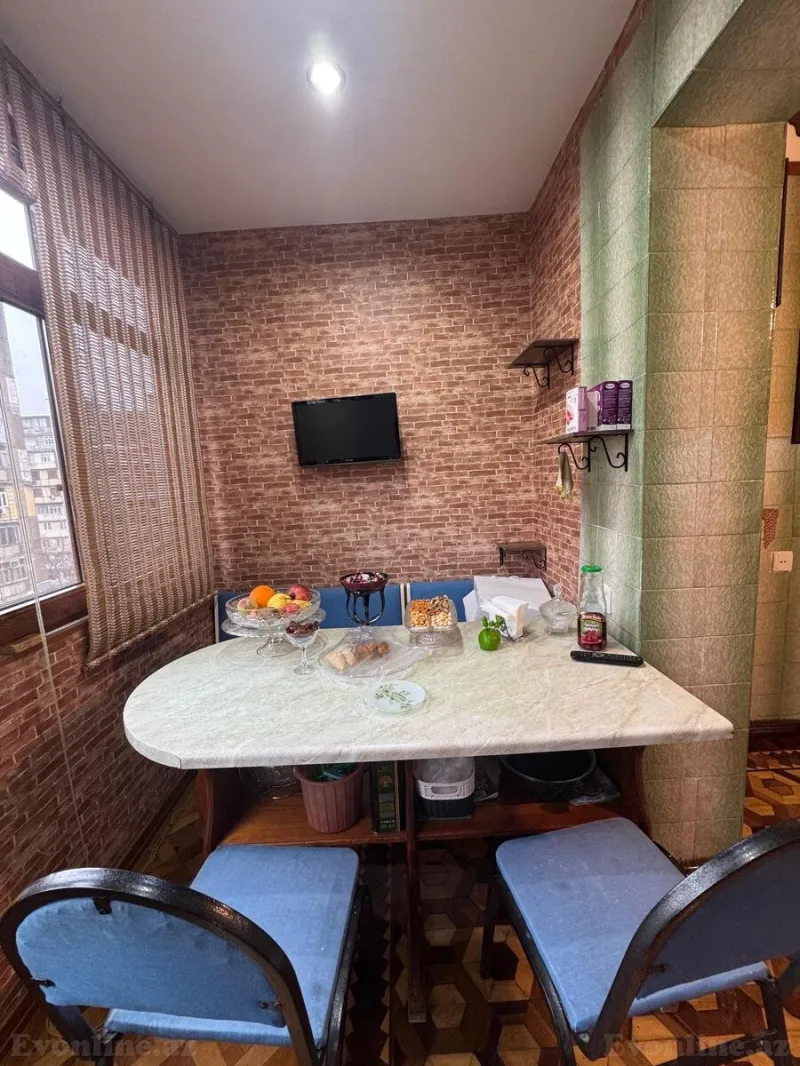 Satılır 4 otaqlı Mənzil Köhnə tikili 100 m² Xalqlar Dostluğu m. - şəkil 11