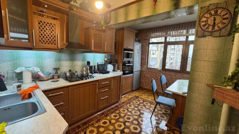 Satılır 4 otaqlı Mənzil Köhnə tikili 100 m² Xalqlar Dostluğu m. - şəkil 12