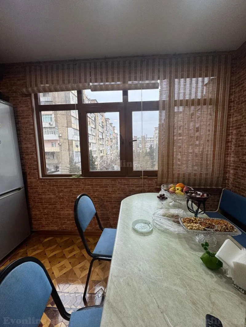 Satılır 4 otaqlı Mənzil Köhnə tikili 100 m² Xalqlar Dostluğu m. - şəkil 13