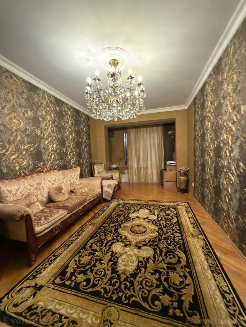 Satılır 3 otaqlı Mənzil Köhnə tikili 90 m² 8-ci mikrorayon